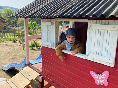 Familienhotel - Kinderbetreuung - Waldmünchen - Tiere mit Ziegen, Schafen, Hühner und vielen mehr - Familotel Der Böhmerwald