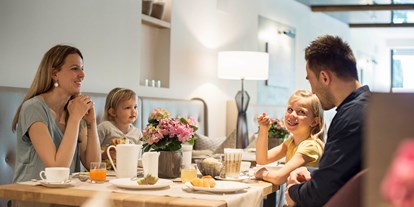 Familienhotel - Verpflegung: Frühstück - PLZ 6450 (Österreich) - Das Genießer- & Vitalfrühstücksbuffet für die ganze Familie  - DAS GRAFENSTEIN Familienresidence & Suiten