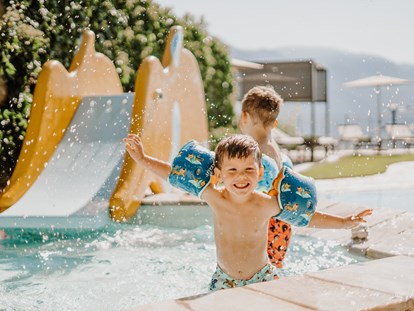 Familienhotel - Schwimmkurse im Hotel - Trentino-Südtirol - DAS GRAFENSTEIN Familienresidence & Suiten