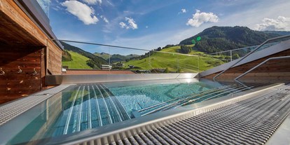 Familienhotel - Pools: Außenpool beheizt - Oberndorf in Tirol - 4****S Hotel Hasenauer