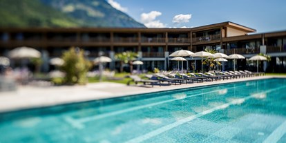 Familienhotel - Kinderbecken - Dorf Tirol - Pool im Sonnen Resort  - SONNEN RESORT ****S