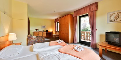 Familienhotel - Umgebungsschwerpunkt: am Land - PLZ 37115 (Deutschland) - Doppelzimmer mit Balkon - Der WOLFSHOF
