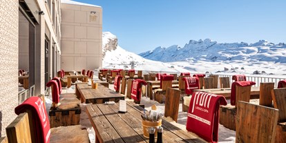 Familienhotel - Verpflegung: Halbpension - PLZ 6443 (Schweiz) - Frutt Mountain Resort - Terrasse - Frutt Mountain Resort