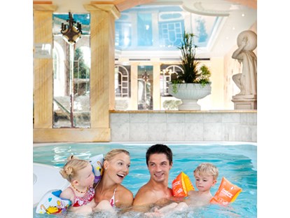 Familienhotel - Skikurs direkt beim Hotel - Sauerland - Schwimmbad - Göbel's Landhotel