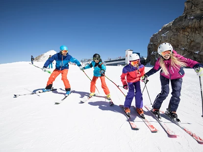 Familienhotel - Preisniveau: gehoben - Medraz - Skispaß mit der Familie - Hotel Alpenhof