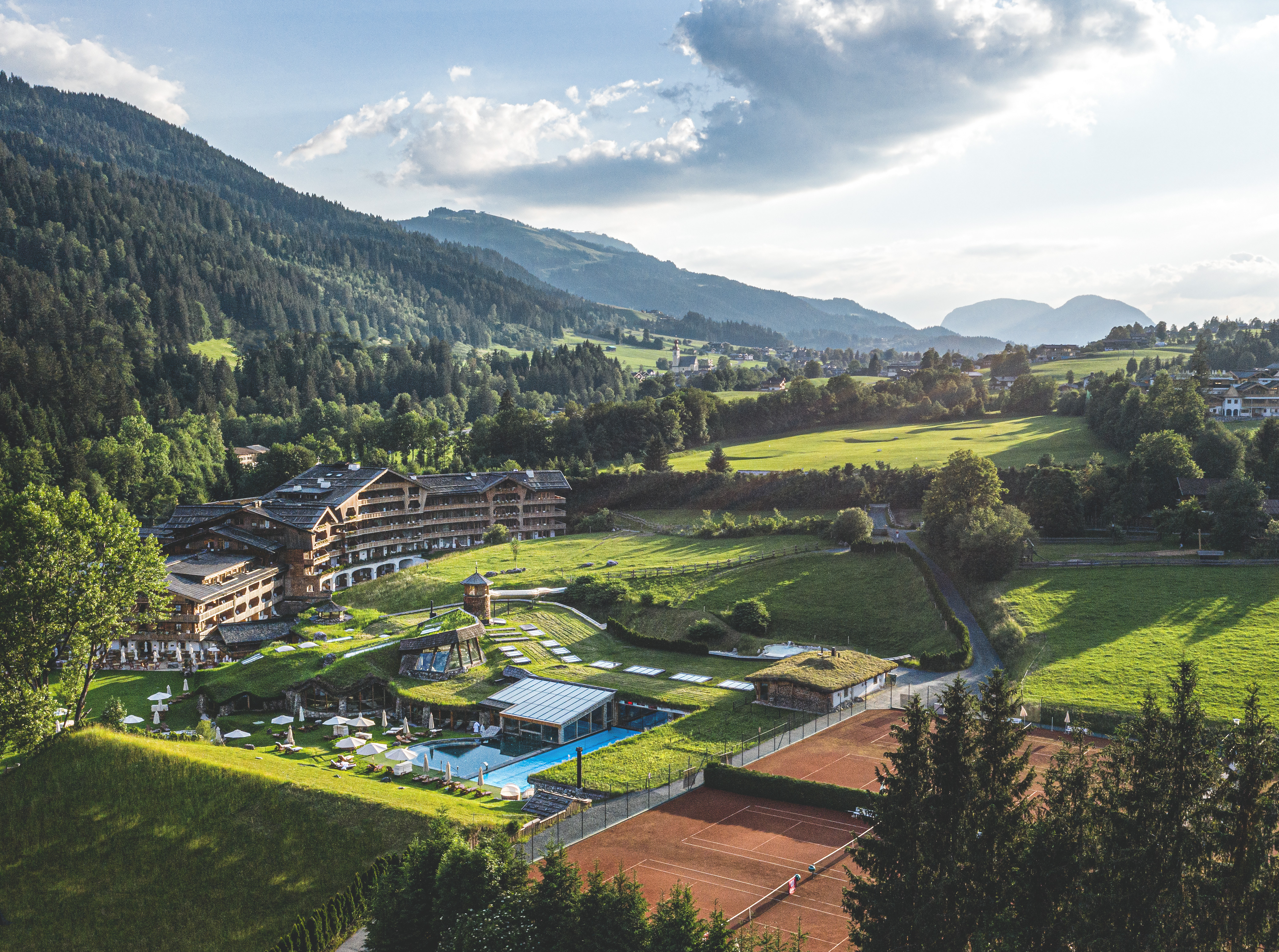 Kinderhotel - Luftaufnahme Stanglwirt - Bio-Hotel Stanglwirt