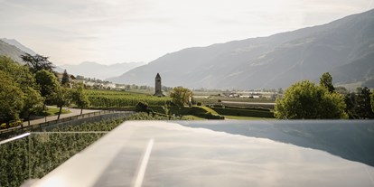 Familienhotel - Spielplatz - Trentino-Südtirol - Sky-Infinity-Pool mit Thermalwasser 32 °C im 5. Stock - Feldhof DolceVita Resort