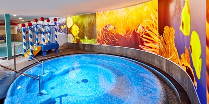 Familienhotel - Babyphone - Naturns bei Meran - Whirlpool 34 °C im Family-Spa - Feldhof DolceVita Resort