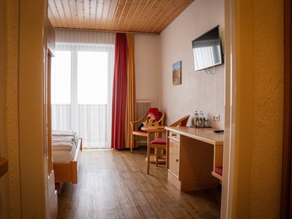 Familienhotel - Kinderbetreuung in Altersgruppen - Rückersdorf (Sittersdorf) - Zimmerbeispiel - Hotel**** Hochegger