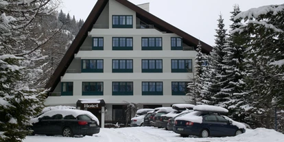 Familienhotel - Verpflegung: alkoholfreie Getränke ganztags inklusive - Neuschitz - Das Hotel Nockalm im Winter - Nockalm