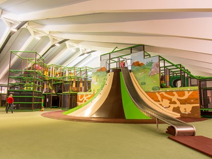 Familienhotel - Skilift - Murmi's Kinderland nur 150 Meter entfernt, Indoor-Spielhalle 1200m², Vulkan und Klettergerüst - Hotel babymio
