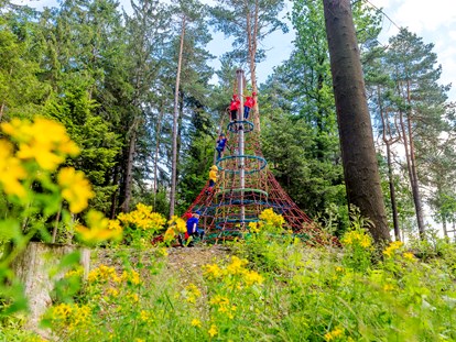 Familienhotel - Award-Gewinner - Waldspielplatz - ULRICHSHOF Nature · Family · Design