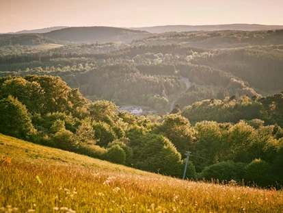 Familienhotel - Verpflegung: Frühstück - Drees - Landschaftsaufnahme Vulkaneifel - Sporthotel Grafenwald