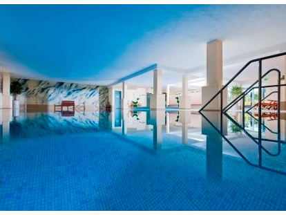 Familienhotel - Sauna - Deutschland - Hallenschwimmbad - Sporthotel Grafenwald