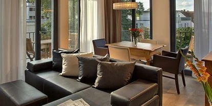 Familienhotel - Preisniveau: moderat - Vorpommern - Sitzbreich in der Suite - Suite Hotel Binz