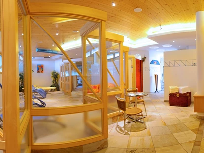 Familienhotel - Einzelzimmer mit Kinderbett - Thumersbach - Saunawelt - Wellness-& Familienhotel Egger