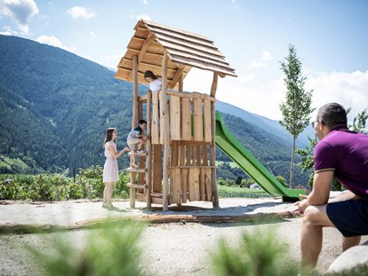 Familienhotel - Kinderbetreuung - Vals - Mühlbach - Outdoorspielplatz - Das Mühlwald - Quality Time Family Resort