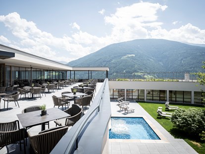 Familienhotel - Pools: Außenpool beheizt - Marling - Das Mühlwald - Quality Time Family Resort