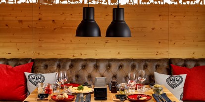 Familienhotel - Skilift - PLZ 6580 (Österreich) - Restaurant Casetta Allegra (nur im Winter geöffnet) - Hotel Sport Klosters