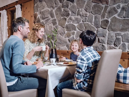 Familienhotel - Teenager-Programm - Österreich - Familienfrühstück - Familienresort Ellmauhof - das echte All Inclusive ****S