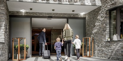 Familienhotel - Verpflegung: Halbpension - Dorf Tirol - Familienurlaub im Hotel Das Central - Das Central - Alpine. Luxury. Life.