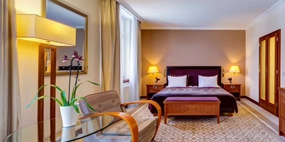 Familienhotel - Preisniveau: exklusiv - Graubünden - Grand Deluxe Zimmer im Kempinski St. Moritz - Grand Hotel des Bains Kempinski St. Moritz