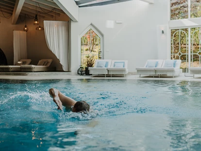 Familienhotel - Pools: Innenpool - Dimaro - Indoor Pool - Hotel das Paradies