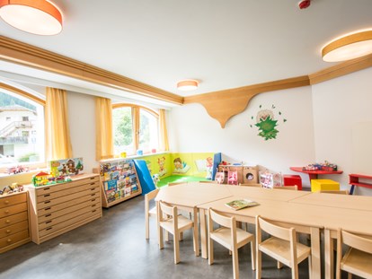 Familienhotel - bewirtschafteter Bauernhof - Südtirol - Kinderspielraum - Familienhotel Viktoria