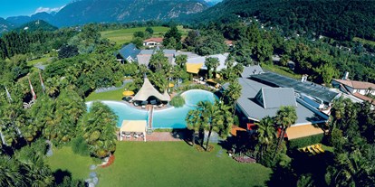 Familienhotel - Pools: Schwimmteich - PLZ 6616 (Schweiz) - Panoramabild (27'000 m2) - Albergo Losone