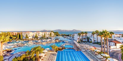 Familienhotel - Verpflegung: alkoholfreie Getränke ganztags inklusive - Griechenland - Außenanlage - TUI Magic Life Club Marmari Palace