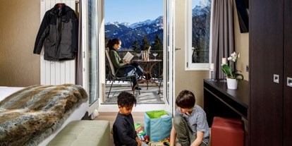 Familienhotel - Kinderbetreuung in Altersgruppen - PLZ 7078 (Schweiz) - Neue Familien-Suite «Huhn» - Märchenhotel Braunwald
