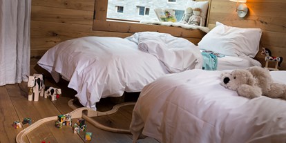 Familienhotel - Suiten mit extra Kinderzimmer - Brand (Brand) - Schlafbereich - rocksresort