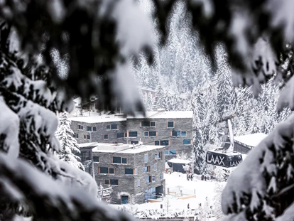 Familienhotel - Skikurs direkt beim Hotel - Flims Waldhaus - rocksresort im Winter - rocksresort