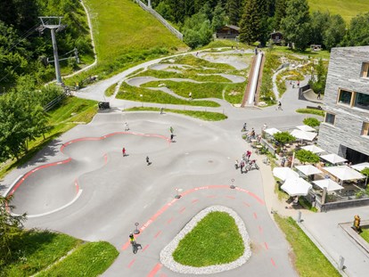 Familienhotel - Spielplatz - Graubünden - rocksresort