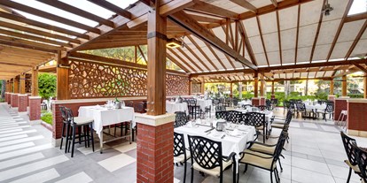 Familienhotel - Umgebungsschwerpunkt: Strand - Türkei - Restaurant Terrasse - ROBINSON Club Nobilis