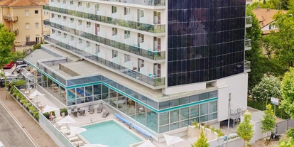 Familienhotel - Pools: Außenpool beheizt - Pinarella di Cervia RA - außerhalb des Hotels - Aqua Hotel