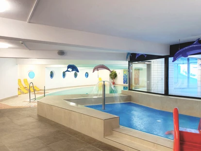 Familienhotel - Sauna - Straßerberg - Indoorpool mit Kinderpool - Gut Wenghof - Family Resort