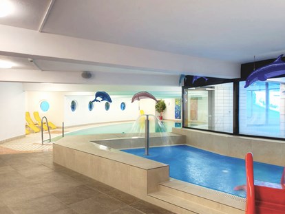Familienhotel - Kinderbetreuung in Altersgruppen - Gröbming - Indoorpool mit Kinderpool - Gut Wenghof - Family Resort