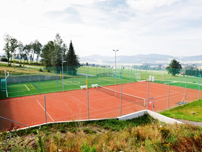 Familienhotel - Teenager-Programm - Österreich - Tennisplatz & Funcourt Anlage - AIGO welcome family