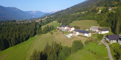 Familienhotel - Spielplatz - PLZ 9762 (Österreich) - Hotel Glocknerhof in Kärnten umgeben von Wiesen und Wäldern: https://www.glocknerhof.at/hotel-glocknerhof-kaernten.html - Hotel Glocknerhof