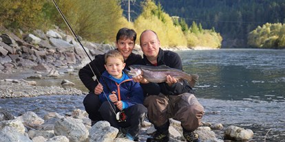Familienhotel - Umgebungsschwerpunkt: Fluss - PLZ 9981 (Österreich) - Fischen an der Drau: https://www.glocknerhof.at/angelurlaub-in-kaernten.html - Hotel Glocknerhof