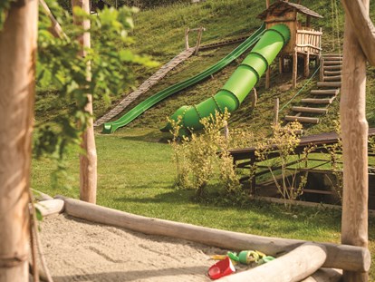 Familienhotel - Umgebungsschwerpunkt: Berg - Trentino-Südtirol - Kinderspielplatz - Family Hotel Adriana