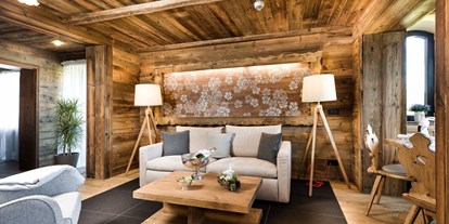 Familienhotel - Einzelzimmer mit Kinderbett - PLZ 6580 (Österreich) - Chalet-Suite Superior für Familien mit bis zu 6 Personen - MONDI Resort Oberstaufen