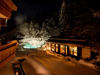 Familienhotel - Pools: Außenpool beheizt - Zell am See - Gartenhotel Theresia Wellness by night - Familien- & Gartenhotel Theresia****S  