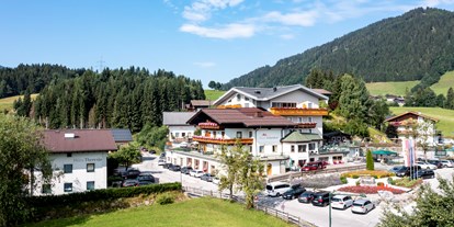 Familienhotel - Skikurs direkt beim Hotel - Hotel Felsenhof in Flachau, SalzburgerLand - Hotel Felsenhof