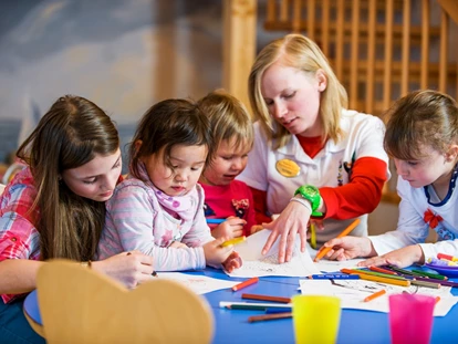 Familienhotel - Kinderbetreuung in Altersgruppen - Neuschitz - Kinderbetreuung im Happy-Club - Familotel Zauchenseehof