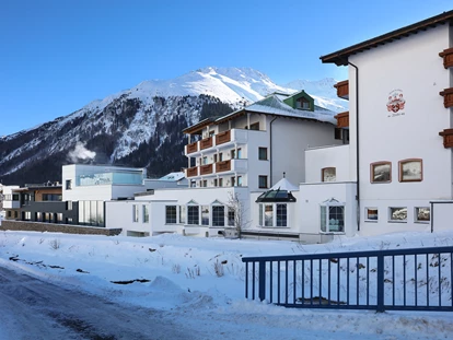 Familienhotel - Umgebungsschwerpunkt: am Land - Hochkrumbach - Hotel - Kinderhotel "Alpenresidenz Ballunspitze"