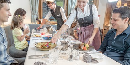 Familienhotel - Skikurs direkt beim Hotel - Kulinarische Genüsse auf Haubenniveau für die Erwachsenen - Gorfion Familotel Liechtenstein