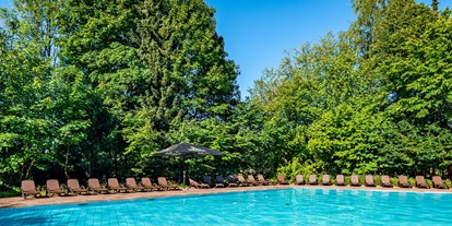 Familienhotel - Pools: Außenpool nicht beheizt - PLZ 38700 (Deutschland) - Saisonaler Außen-Pool - AHORN Harz Hotel Braunlage