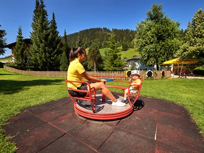 Familienhotel - Umgebungsschwerpunkt: Berg - Unterkremsbrücke - jede Menge Platz zum Spielen - Sonnberg Ferienanlage